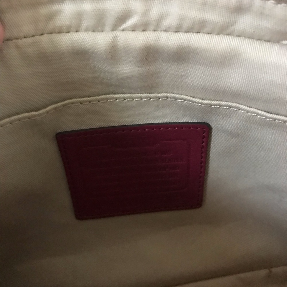 SALE! Coach Crossbody Purse 👛 - Picture 3 of 6